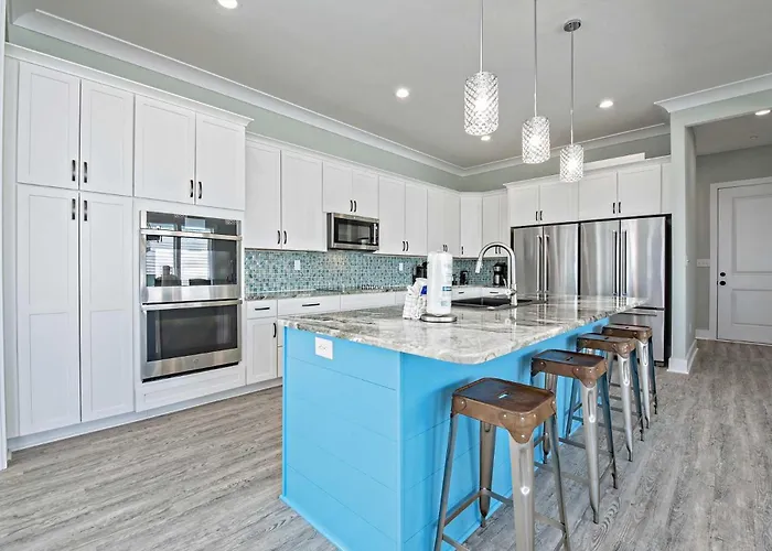 Absolutely Beachy 5 Bedroom Lockout * Gulf Shores