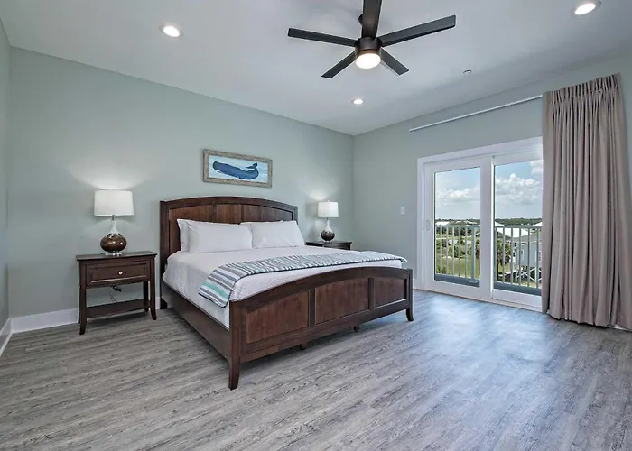 Absolutely Beachy 5 Bedroom Lockout