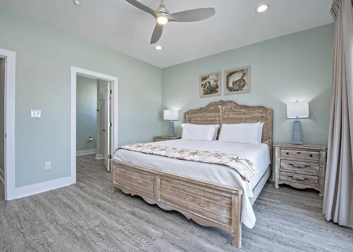 Absolutely Beachy 5 Bedroom Lockout *